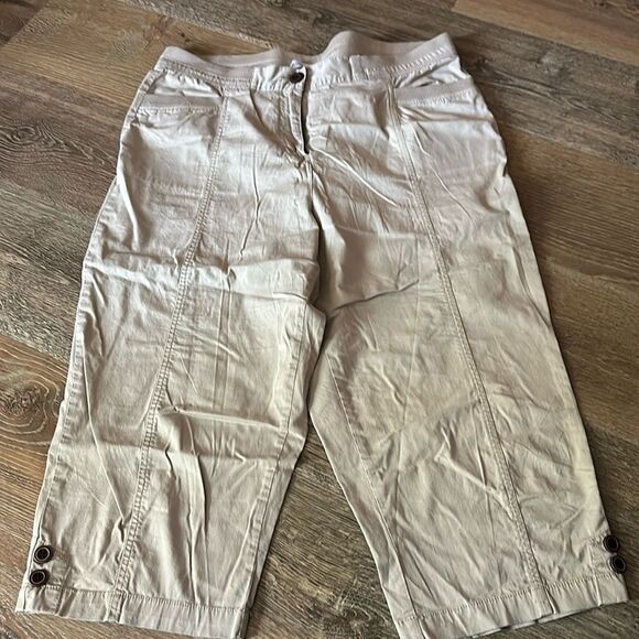 Kim Rogers Women’s 16 Khaki Capris - Picture 1 of 10